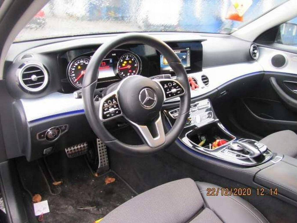 Mercedes E 200 10083085221 oficjalne archiwum Allegro