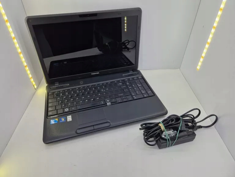 LAPTOP TOSHIBA SATELLITE C660 WIN7/I3/3/256GB ŁAD