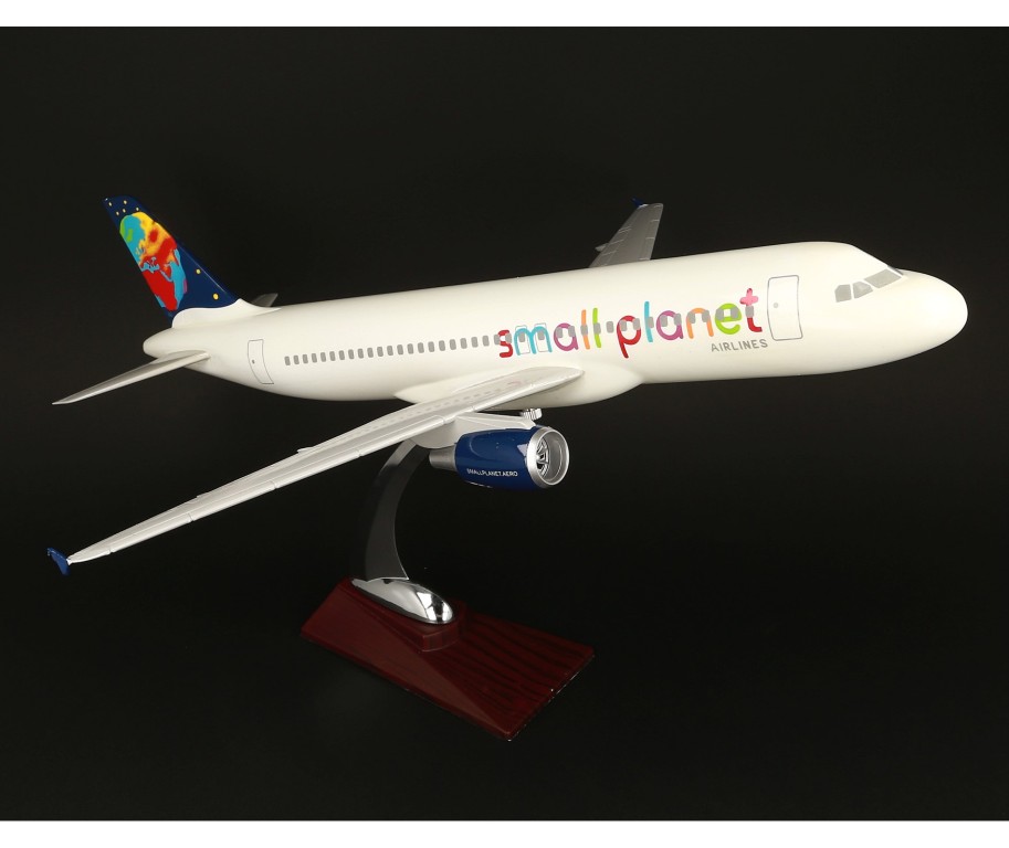 Small Planet Airlines model samolotu