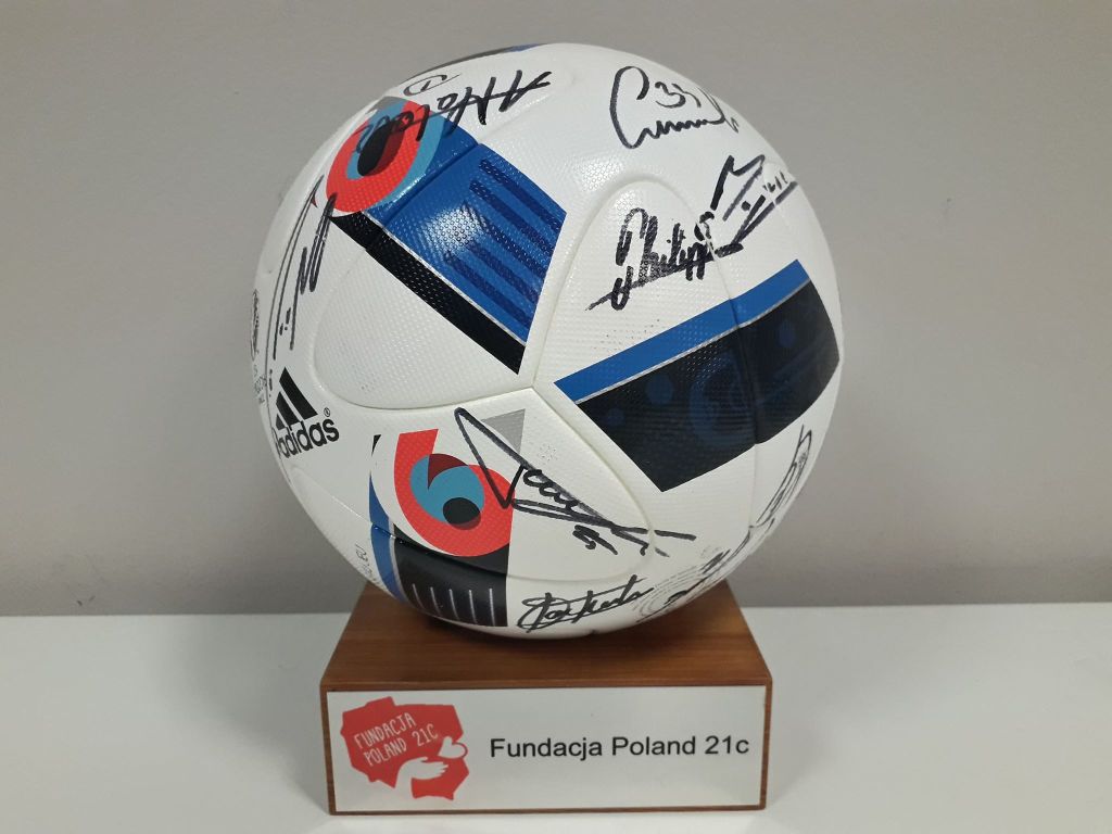 Legia Warszawa - piłka z autografami piłkarzy