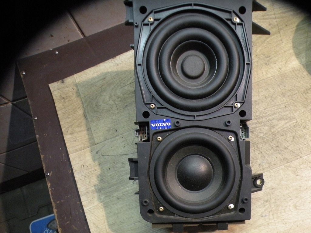 Volvo S40 V40 9903 LIFT Subwoofer Tuba Głośnik 13354197401