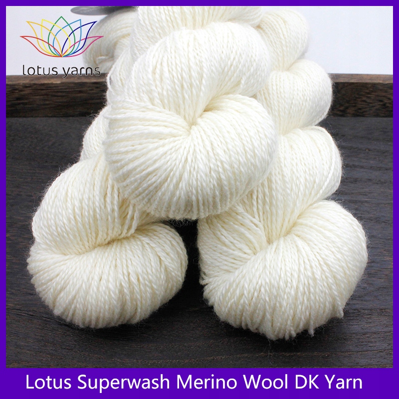 Lotus 100% Superwash Merino Wool DK Niebarwiona pr
