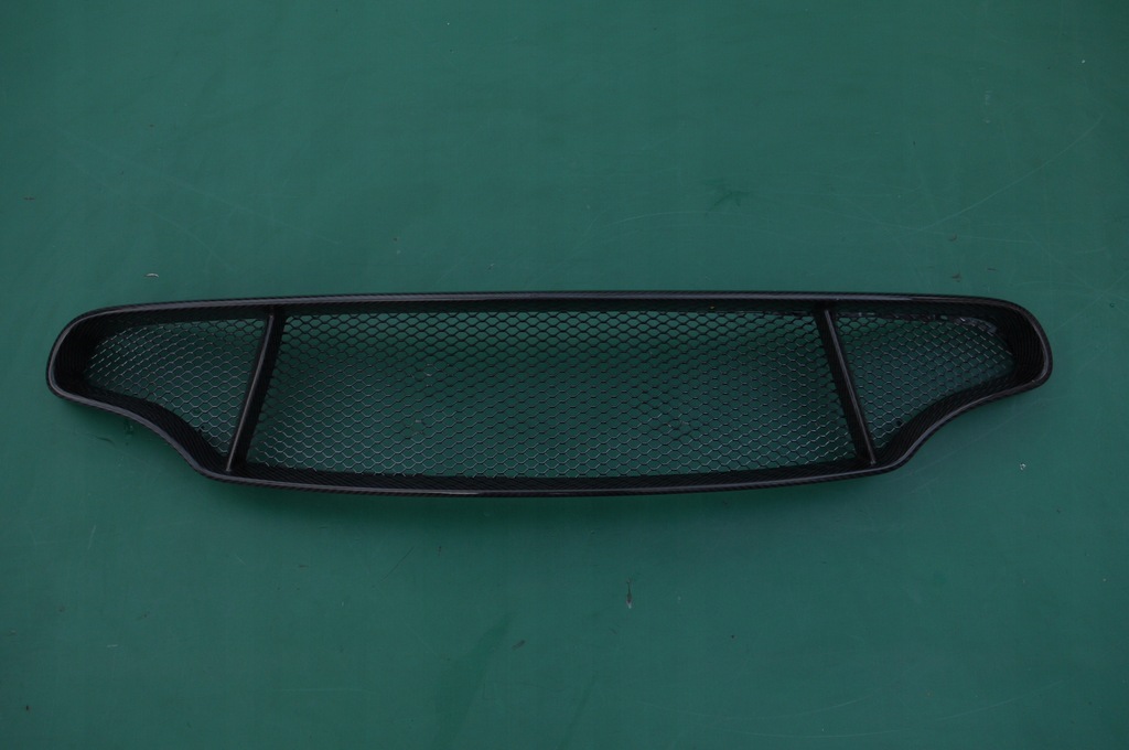 grill atrapa listwa ASTON MARTIN VANQUISH S 12-18r