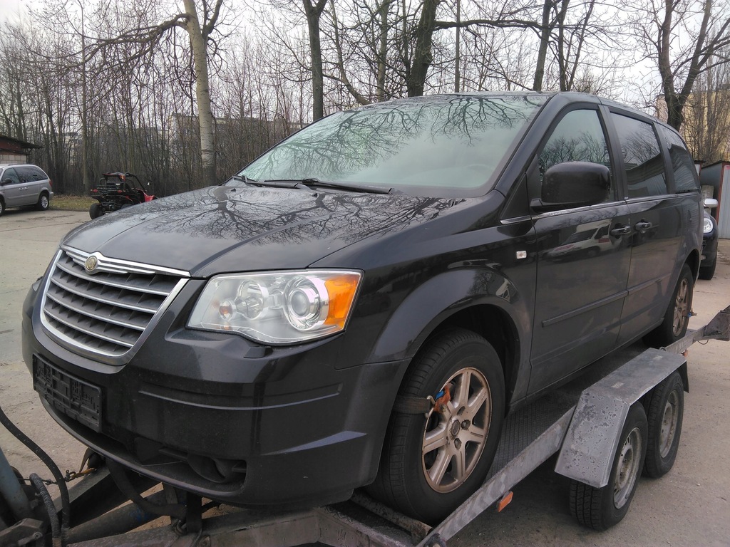 CHRYSLER GRAND VOYAGER RT 08 SCHOWKI SUFITOWE