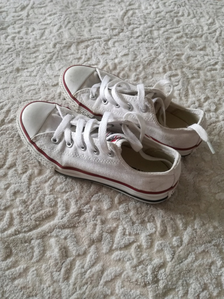 Sprzedam buty dla dziecka Converse rozmiar 30
