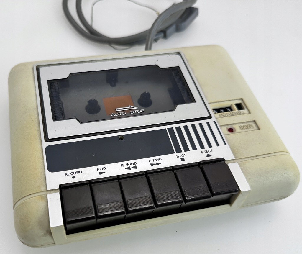 COMMODORE DATASSETTE UNIT FOR CBM 64/128 (1)(M)