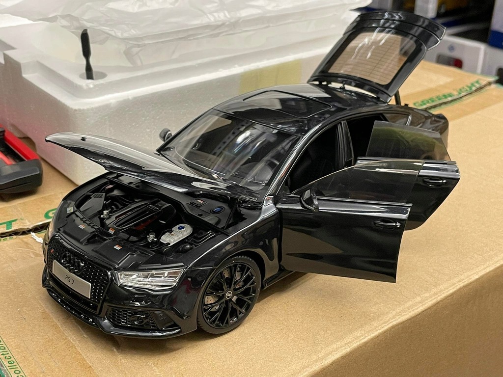 Audi RS7 - 2016 Kengfai 1:18 NOWOŚĆ !