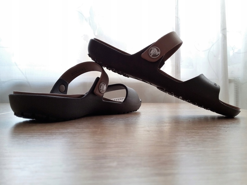 crocs coretta sandal