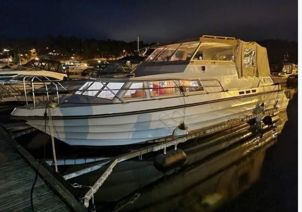 jacht motorowy 33 stopy Do Remontu