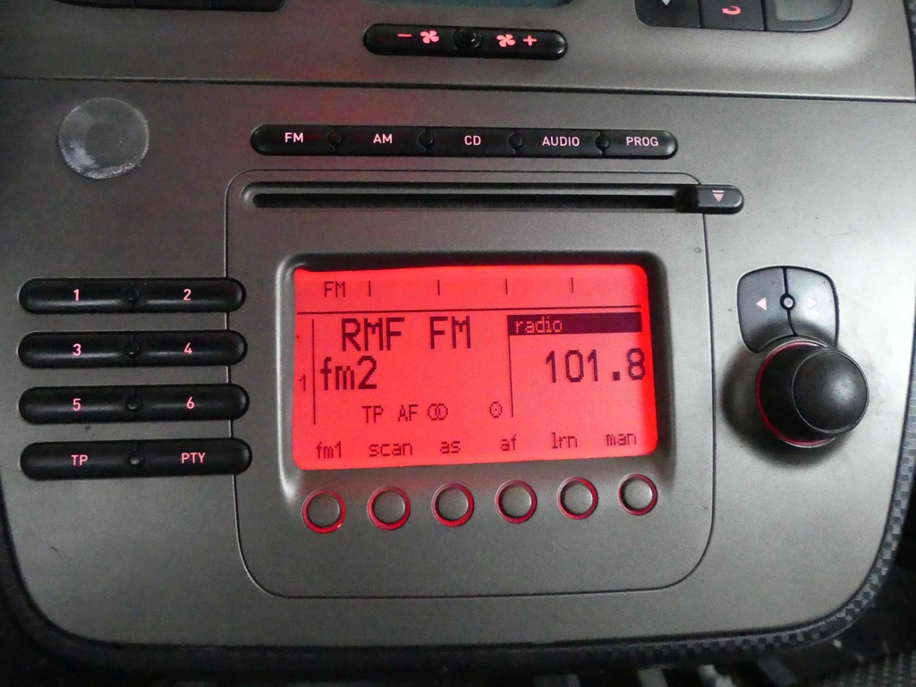 RADIO FABRYCZNE SEAT ALTEA EUROPA - 13001559541 - oficjalne archiwum Allegro