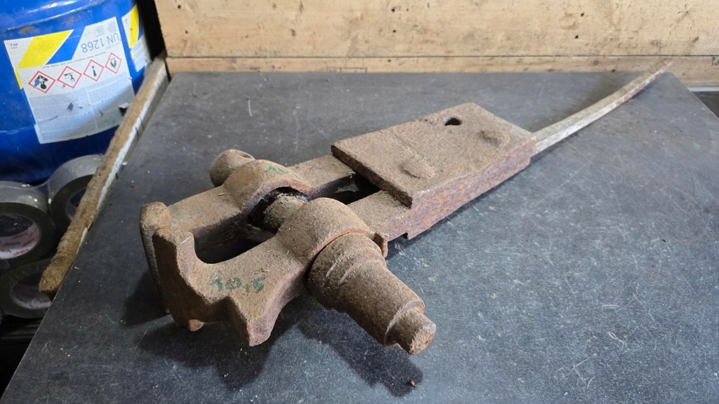 STARE ZABYTKOWE IMADŁO KOWALSKIE 16kg ORYGINAŁ PRL SOLIDNE OKAZJA ZASTANE