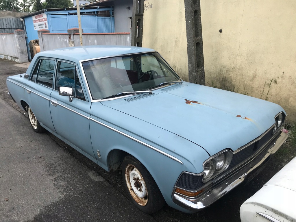 TOYOTA CROWN DE LUX SED