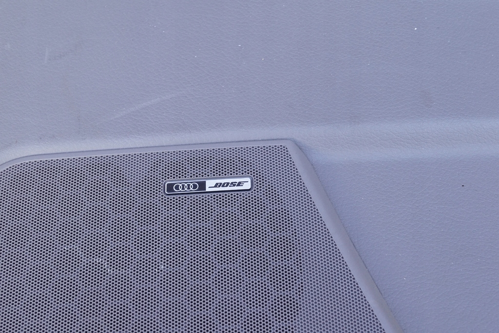 Купить Обивка подъемной дверной панели Audi A4 B5 кожей Bose: отзывы, фото, характеристики в интерне-магазине Aredi.ru