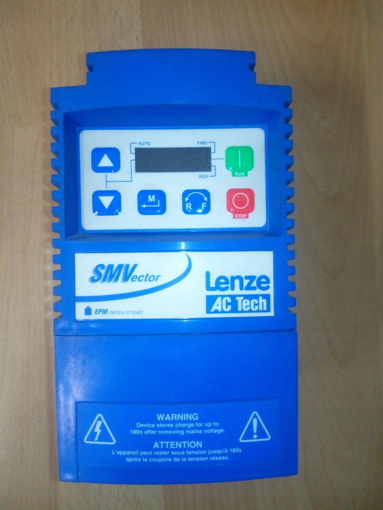 Falownik LENZE AC tech SMVector 0,75 kW 12717268111 oficjalne