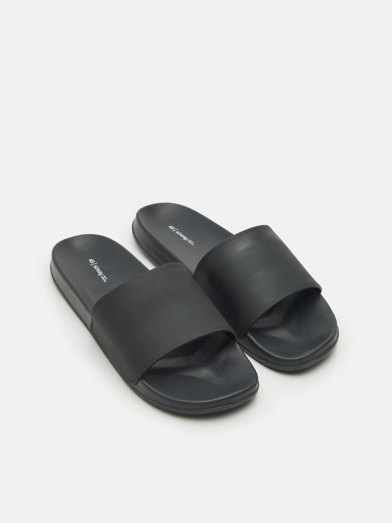 ♡.*・゜ Zegarek sportowy złoty z czarnym paskiem LED QQ z