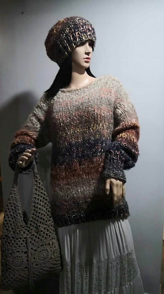 Fantazyjny unikatowy sweter oversize rękodzieło