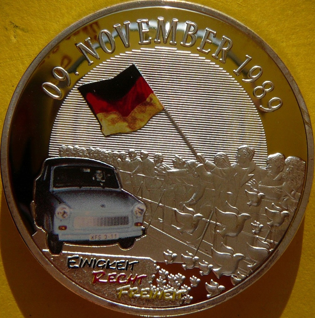 AUTO TRABANT P601 SAMOCHÓD DDR OTWARCIE GRANIC 1989