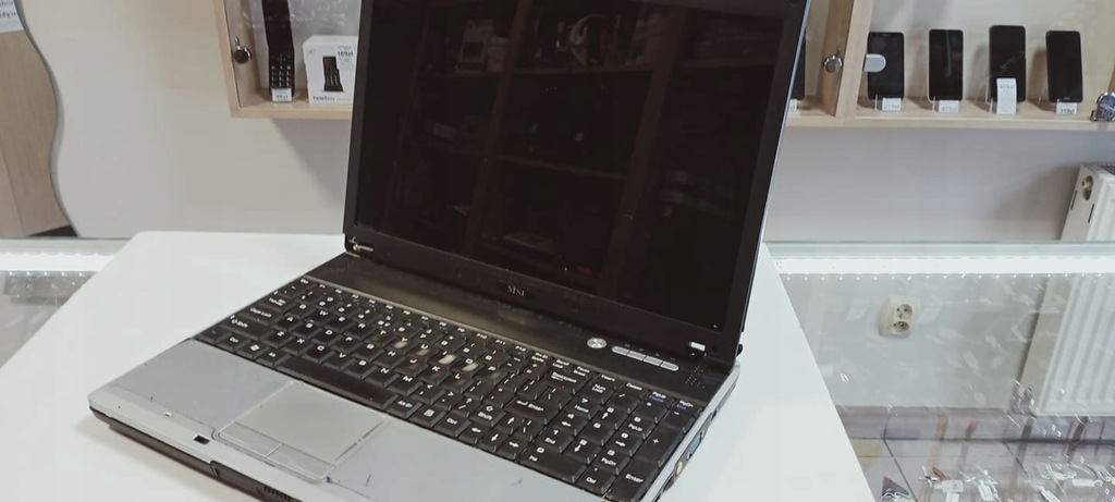 Uszkodzony laptop MSI VR610-163B
