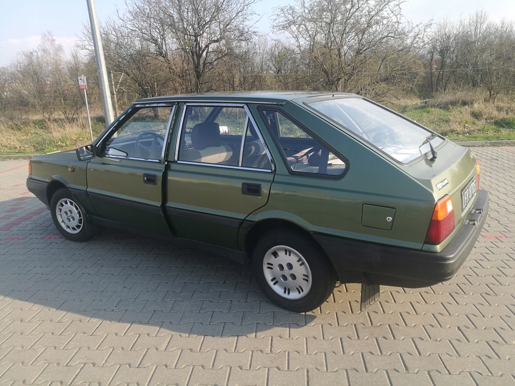 Купить Polonez Caro 1.5 GLE, коллекционное состояние: отзывы, фото, характеристики в интерне-магазине Aredi.ru