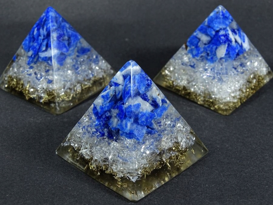 Piramida Orgonit odpromiennik lapis lazuli