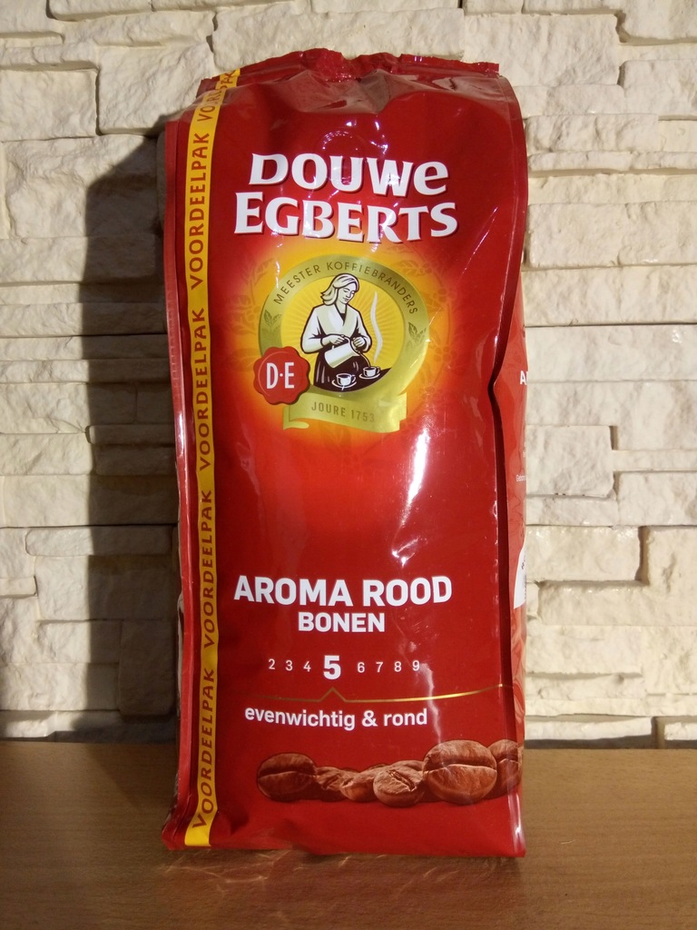 Kawa ziarna Douwe Egberts Aroma Rood 900g NL SUPER