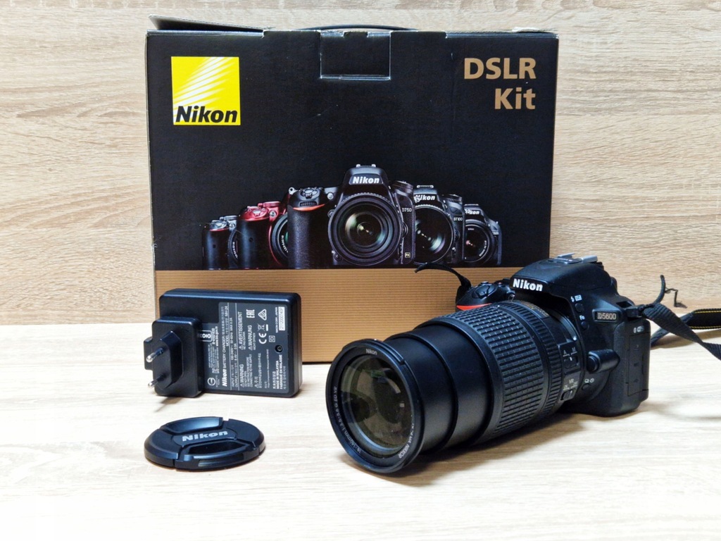 Nikon D5600 + Nikkor AF-S 18-140 VR NISKI PRZEBIEG