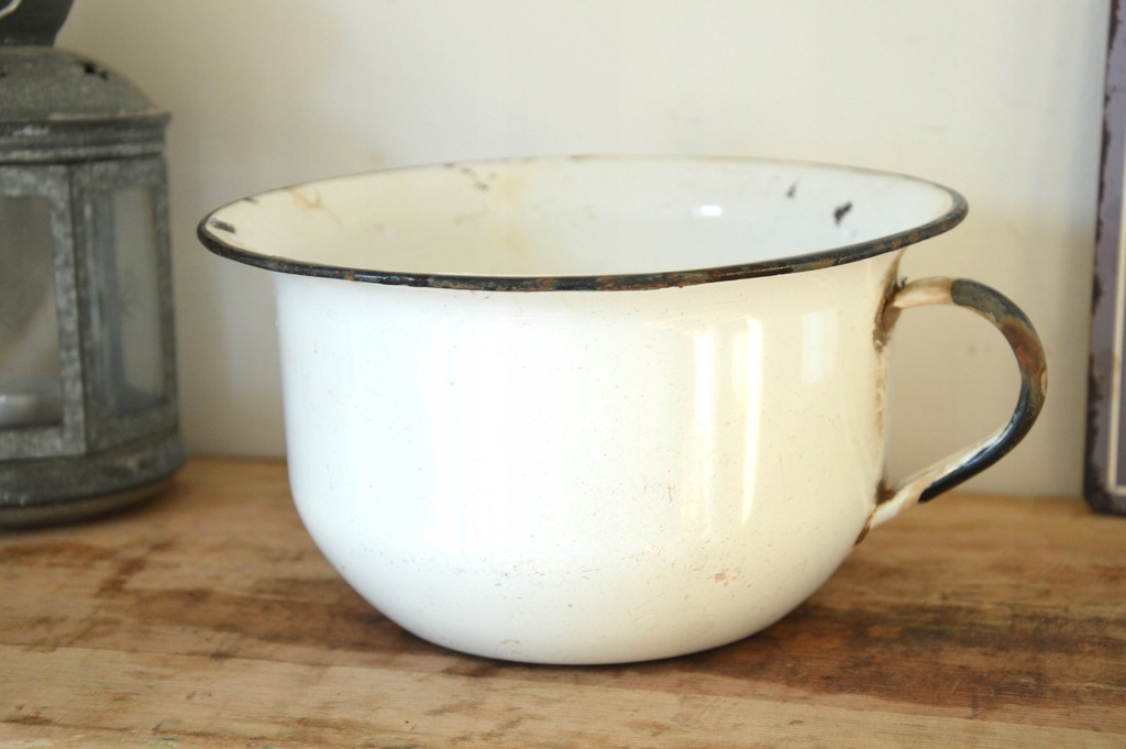 Piękny stary garnek / nocnik emaliowany śr 26 cm