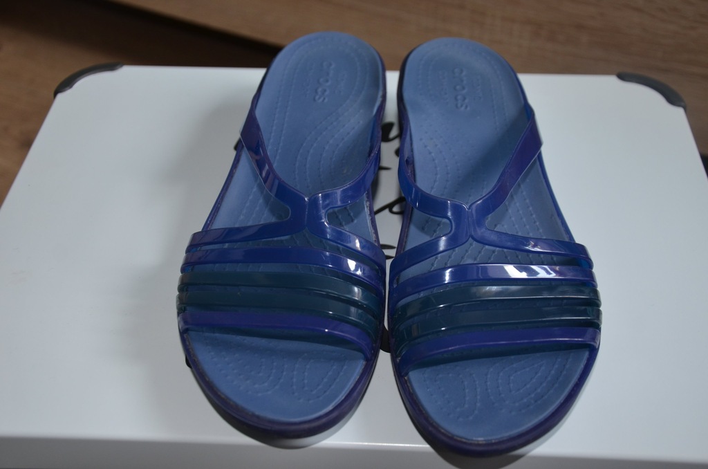 iconic crocs comfort amazon