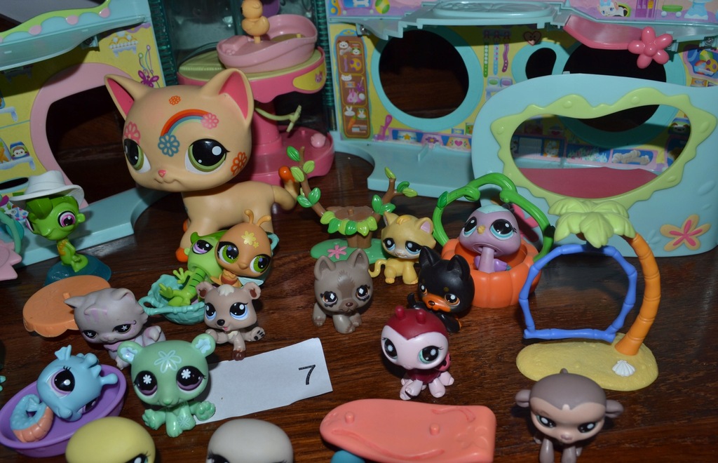 -7- Zestaw LPS domek 25 figurek Littlest Pet Shop - 8721424524