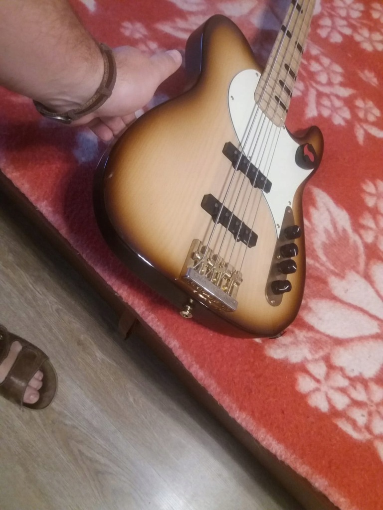 Tele Custom Bass Lootnick na Gotoh jak Fender