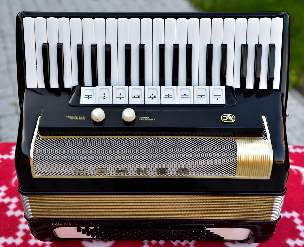 Akordeon Hohner Lucia IVP 96 Basów 4 chóry 9321732573 oficjalne