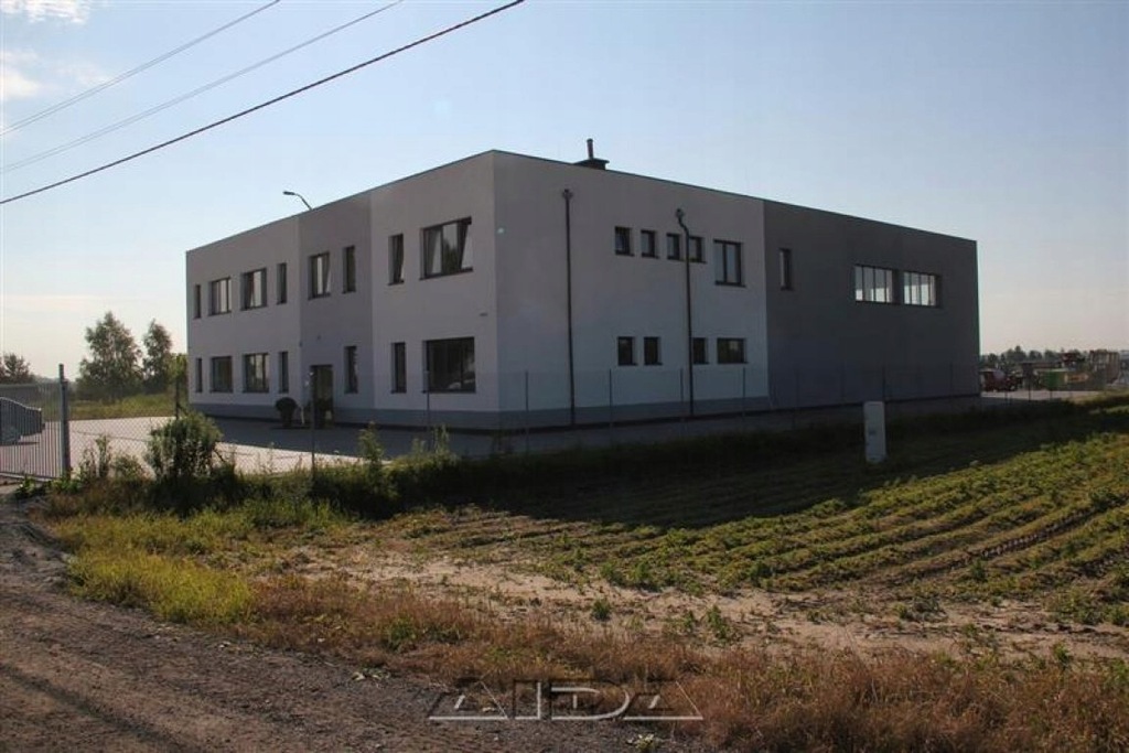 Komercyjne, Raszyn (gm.), 1050 m²