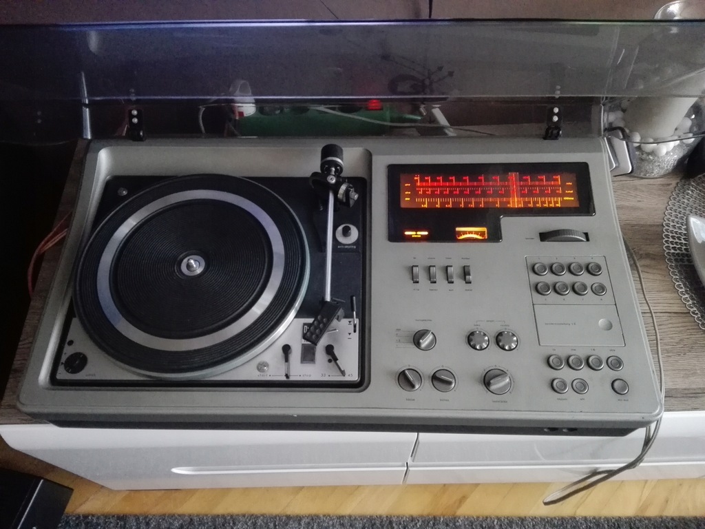 WEGA Studio 3231 Gramofon DUAL 1228