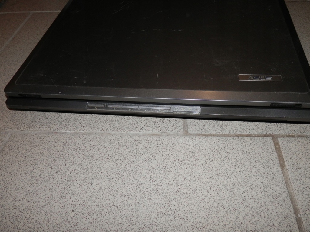 Asus A6000 laptop uszkodzony