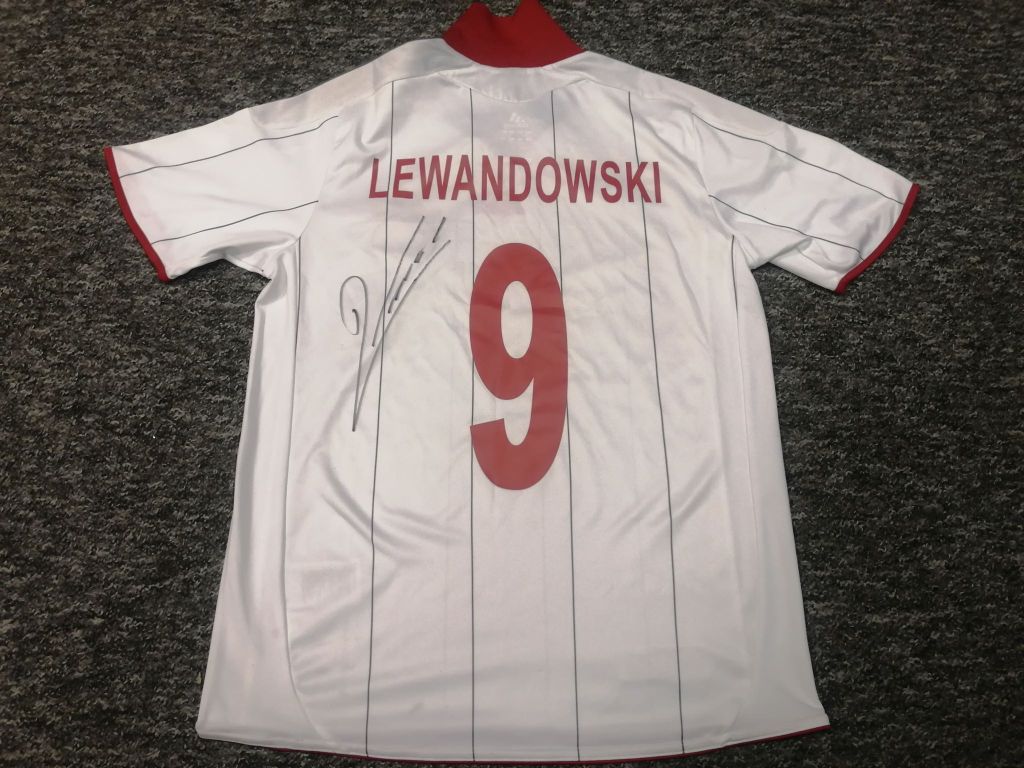 Lewandowski - koszulka Bayern z autografem