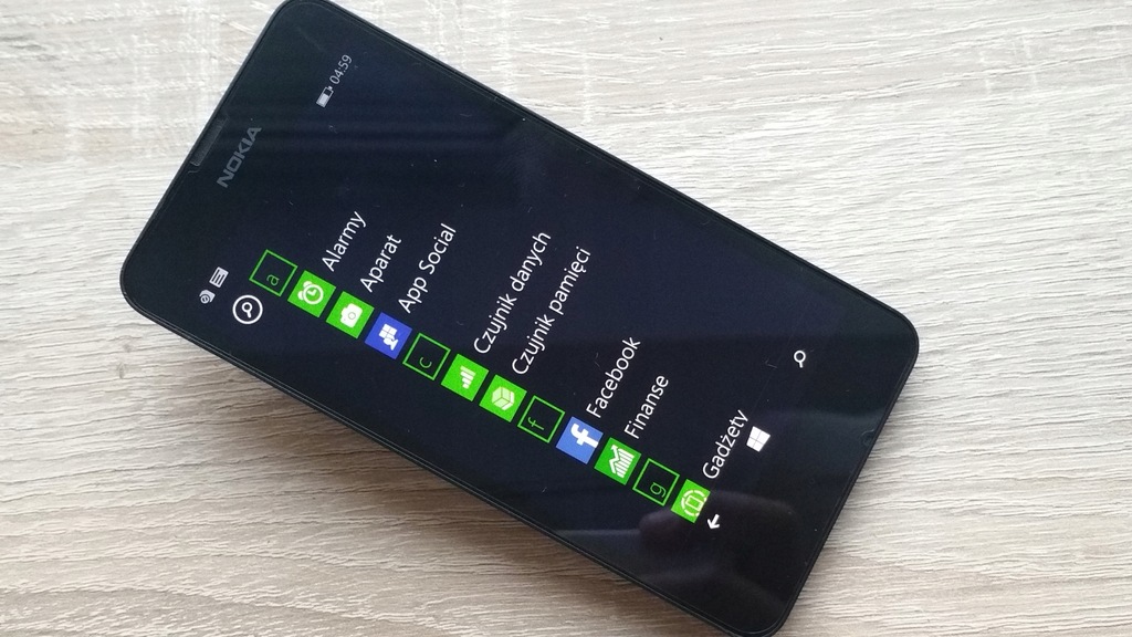 Nokia Lumia 630 - dobry wyświetlacz - simlock