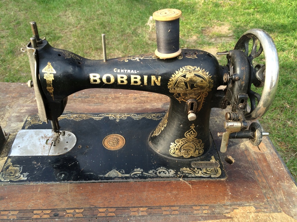 Maszyna do szycia Central Bobbin