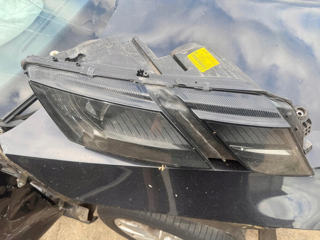 SKODA OCTAVIA III LIFT ZWYKŁA H7 PRAWA 5E1941016C LAMPA