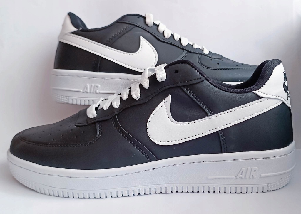 Nike Air Force 1 '07 czarne z białym znaczkiem - 13634669070 - oficjalne  archiwum Allegro