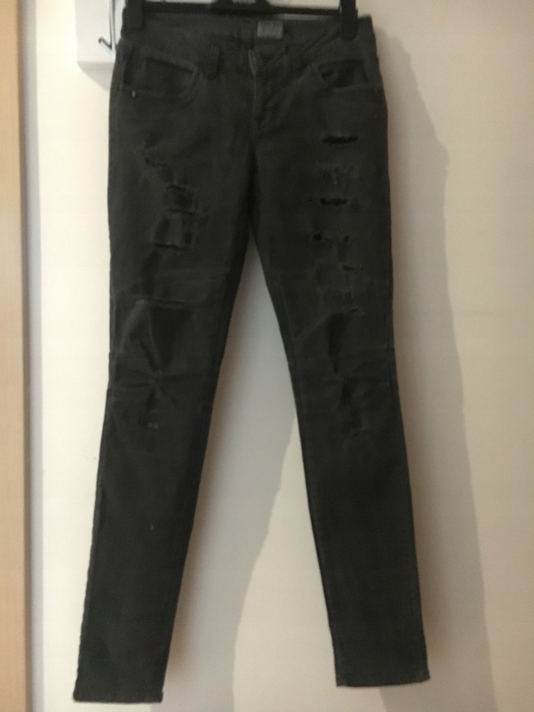 Bershka jeansy 38/M dziury