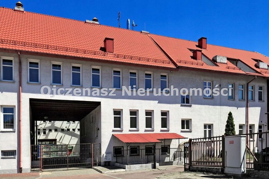 Komercyjne, Gniezno, Gnieźnieński (pow.), 5764 m²