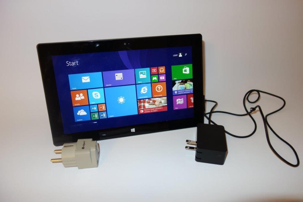Tablet MS Surface RT 32 GB, 2 klawiatury, jak nowy