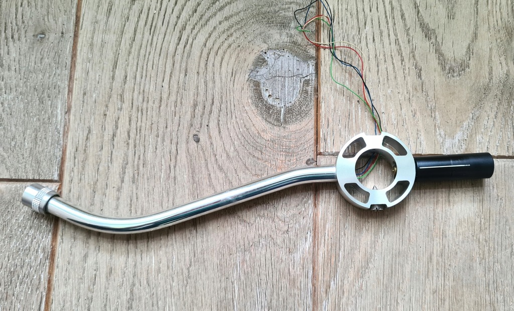 GRAMOFON TECHNICS RAMIĘ