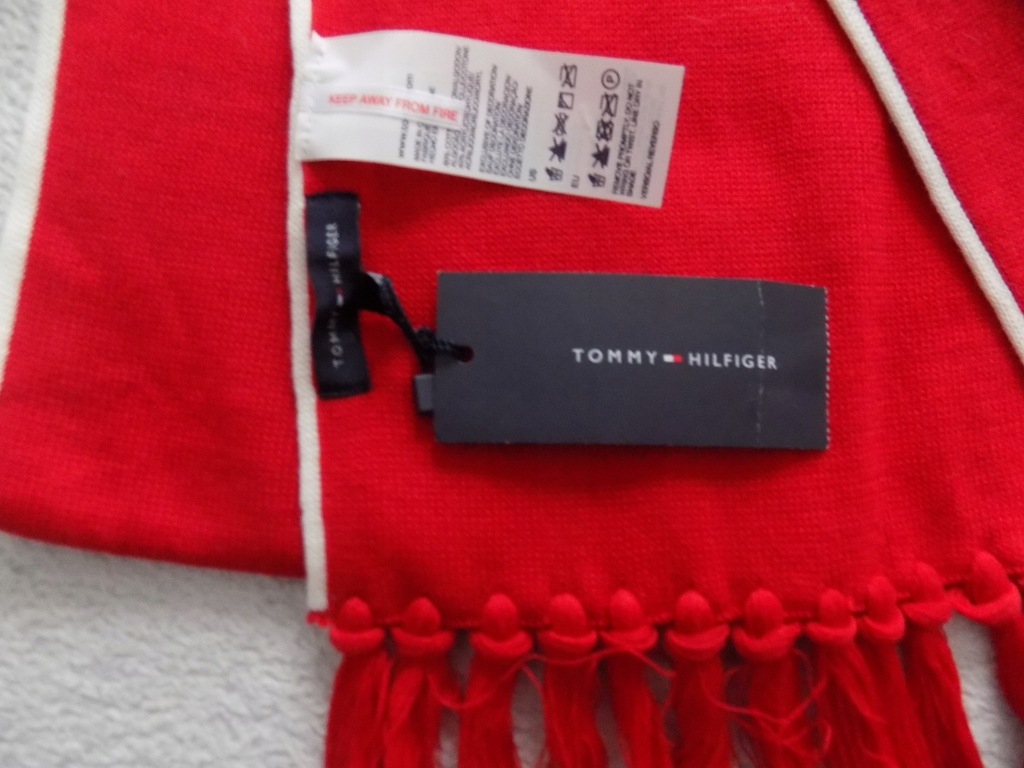 Tommy Hilfiger szalik nowy czerwień