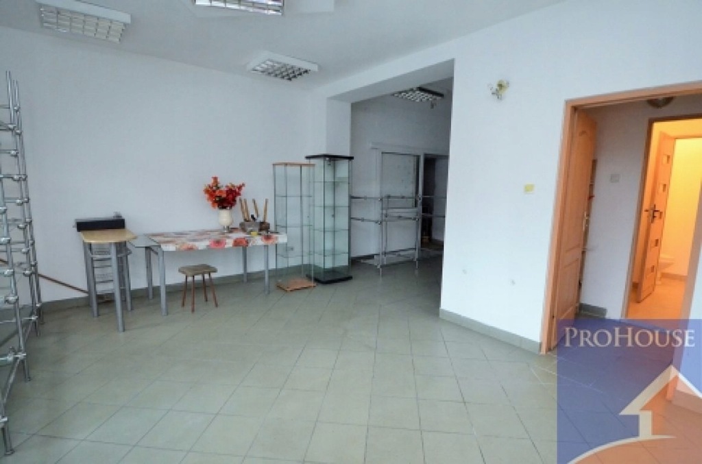 Komercyjne, Limanowa, Limanowski (pow.), 82 m²
