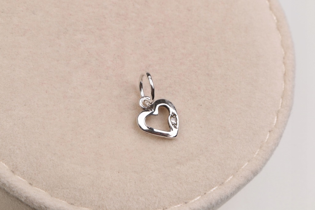 SERDUSZKO AŻUROWE srebrna zawieszka ODŚWIEŻONA 0,48 g 7.253