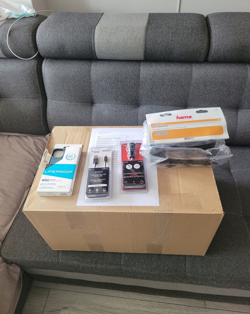 Karton Mix akcesoria telefoniczne