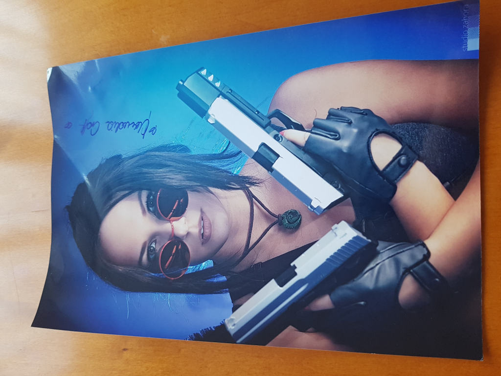 KLAUDIA CROFT zdjęcie & autograf TOMB RAIDER