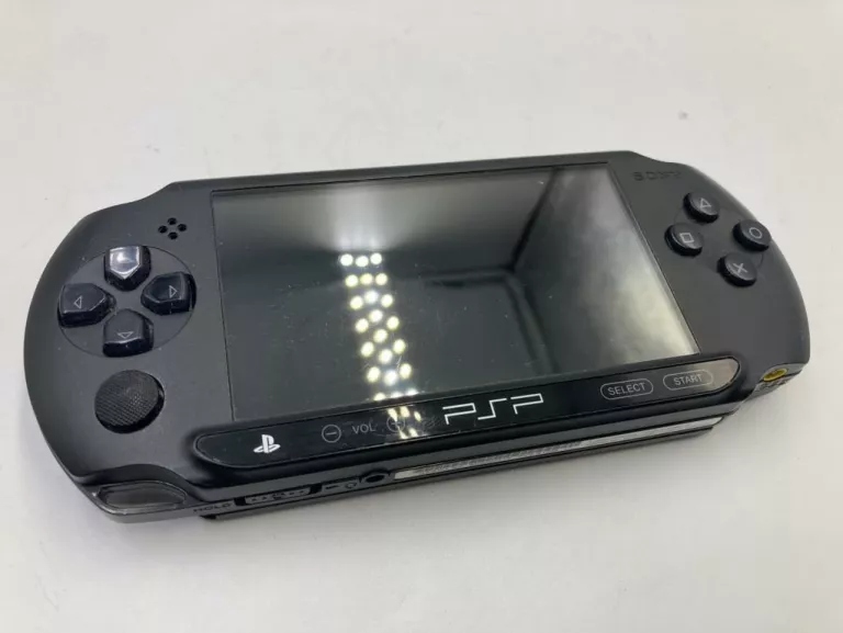 KONSOLA SONY PSP STREET E1004 + ETUI / KARTA 4GB