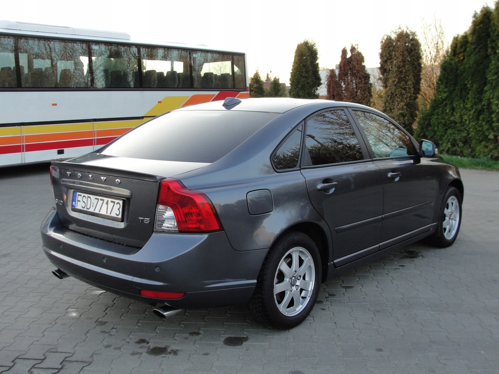 VOLVO S40 2010 2.5 T5 TURBO BENZYNA 230 KM NAVI